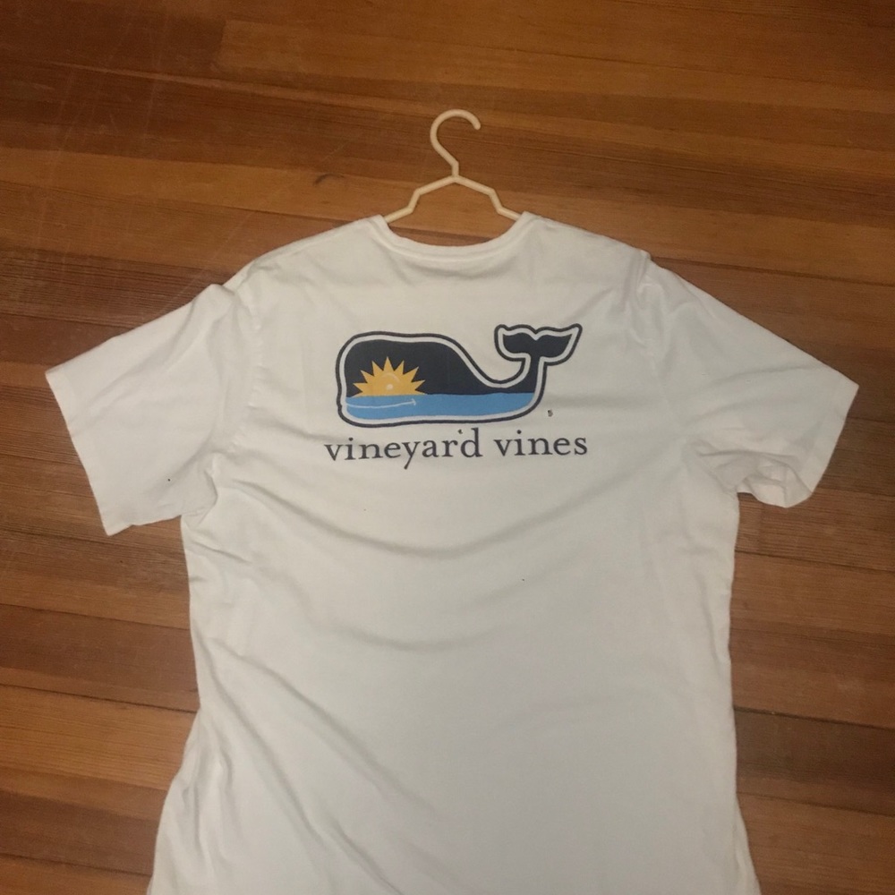 Vineyard Vines T-shirt